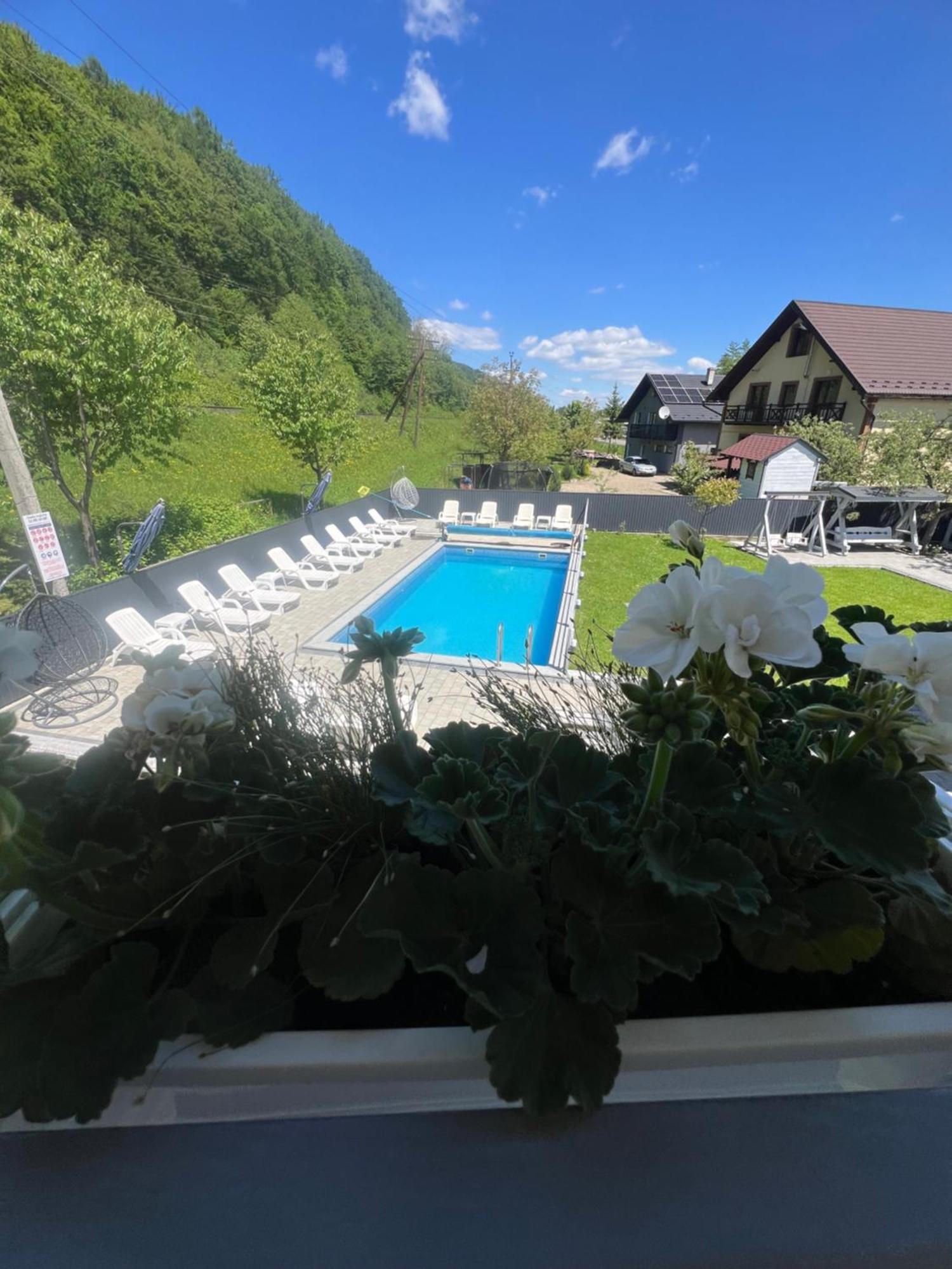 Hotel Фенікс Jaremtsche Exterior foto